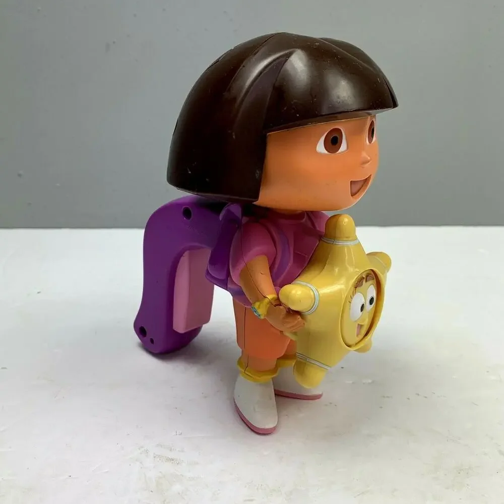 Dora the Explorer Talking Flashlight ToyQuest 2006 Lights Up Talks Handheld